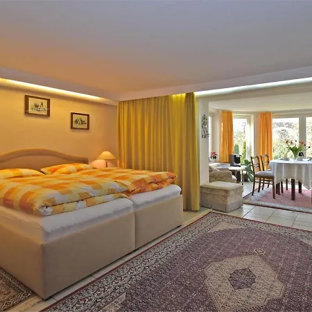 Flat In Bellenberg With Sunbathing Lawn Daire *